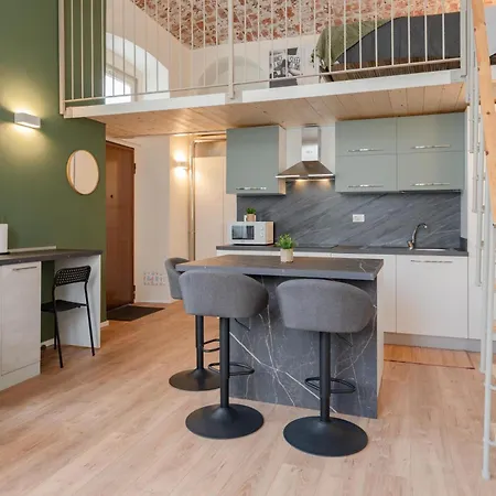 Essential Loft Apartment *