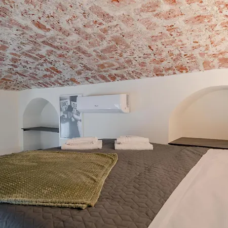 Essential Loft Turin